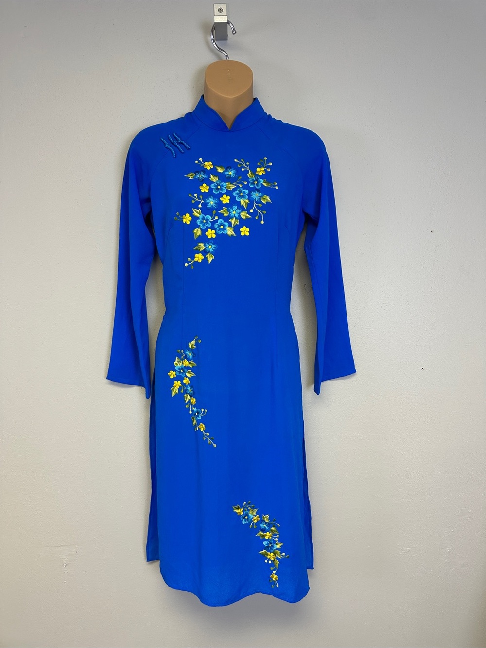 Vintage Silk Royal Blue Floral Embroidered Tunic Ao Dai